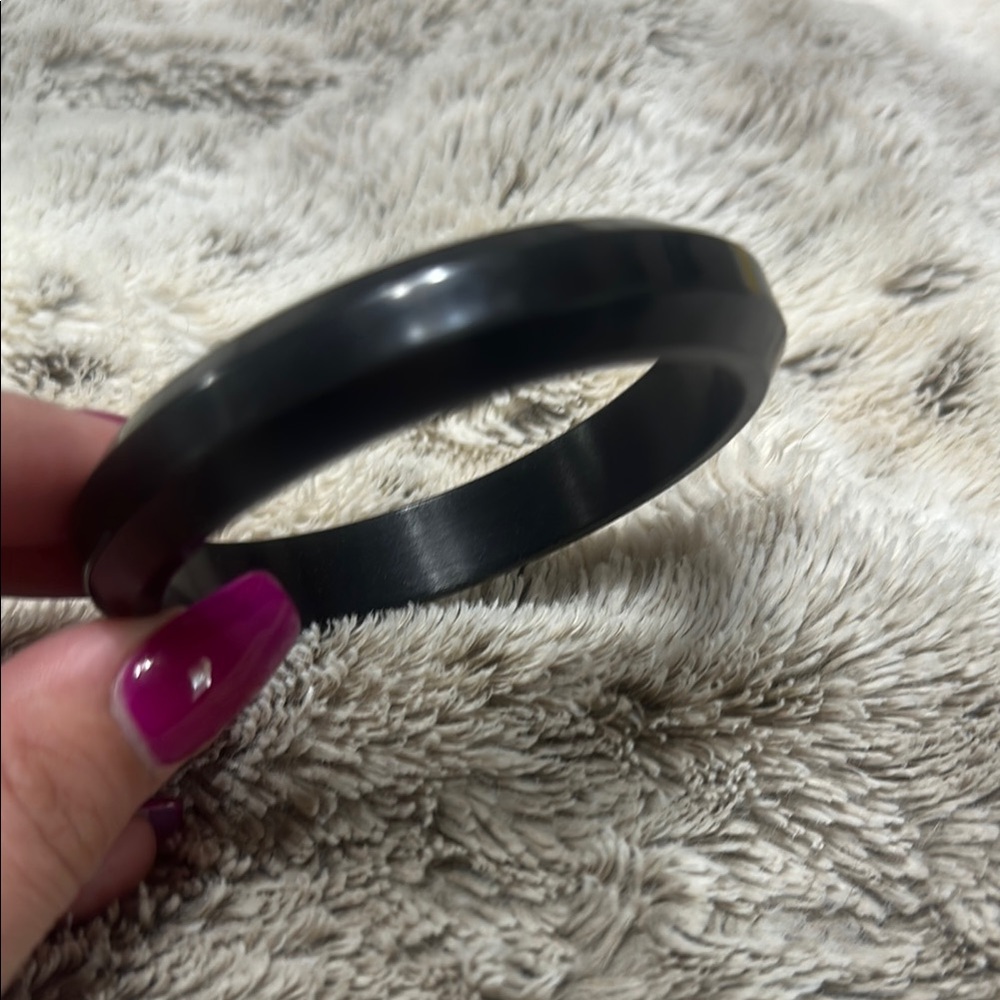 Sleek Black Matte Bracelet with Smooth Finish